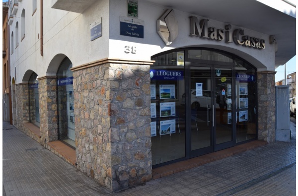 Mas i Casas, Finques i Serveis