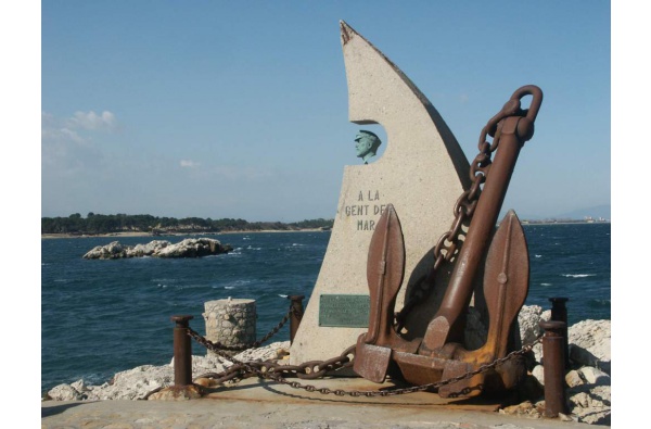 Monument to seafarers