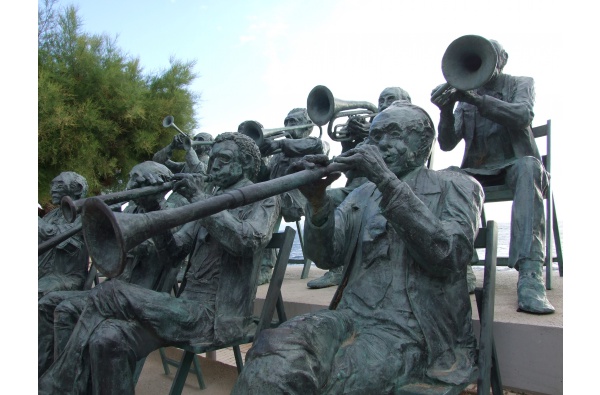 Monument a la Cobla