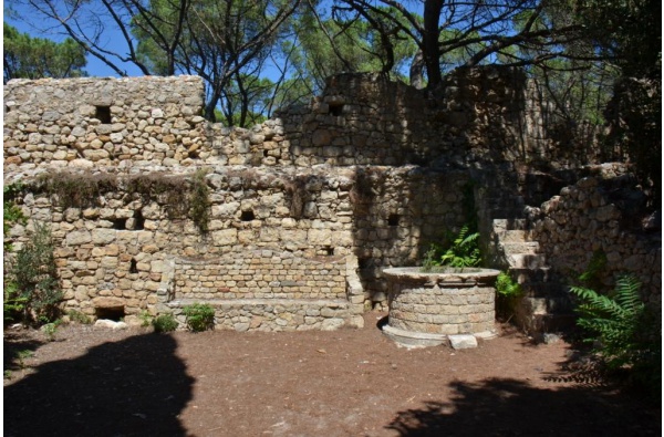 The Víctor Català Garden