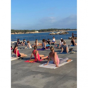 Ioga a la platja